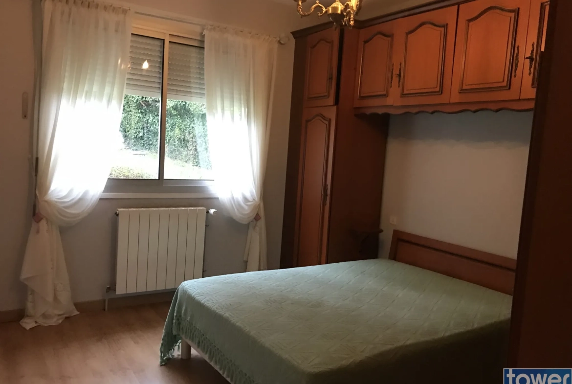 Pavillon traditionnel de 125m² avec sous-sol de 158m² à Agen 