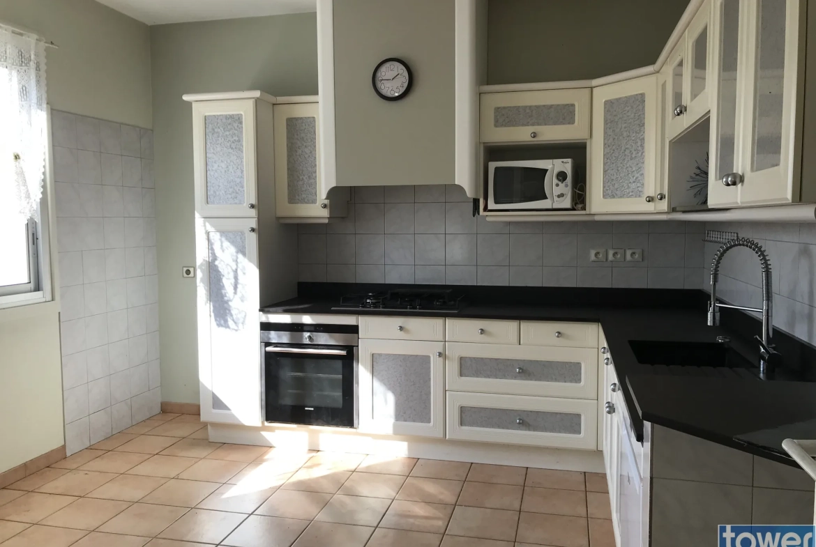 Pavillon traditionnel de 125m² avec sous-sol de 158m² à Agen 