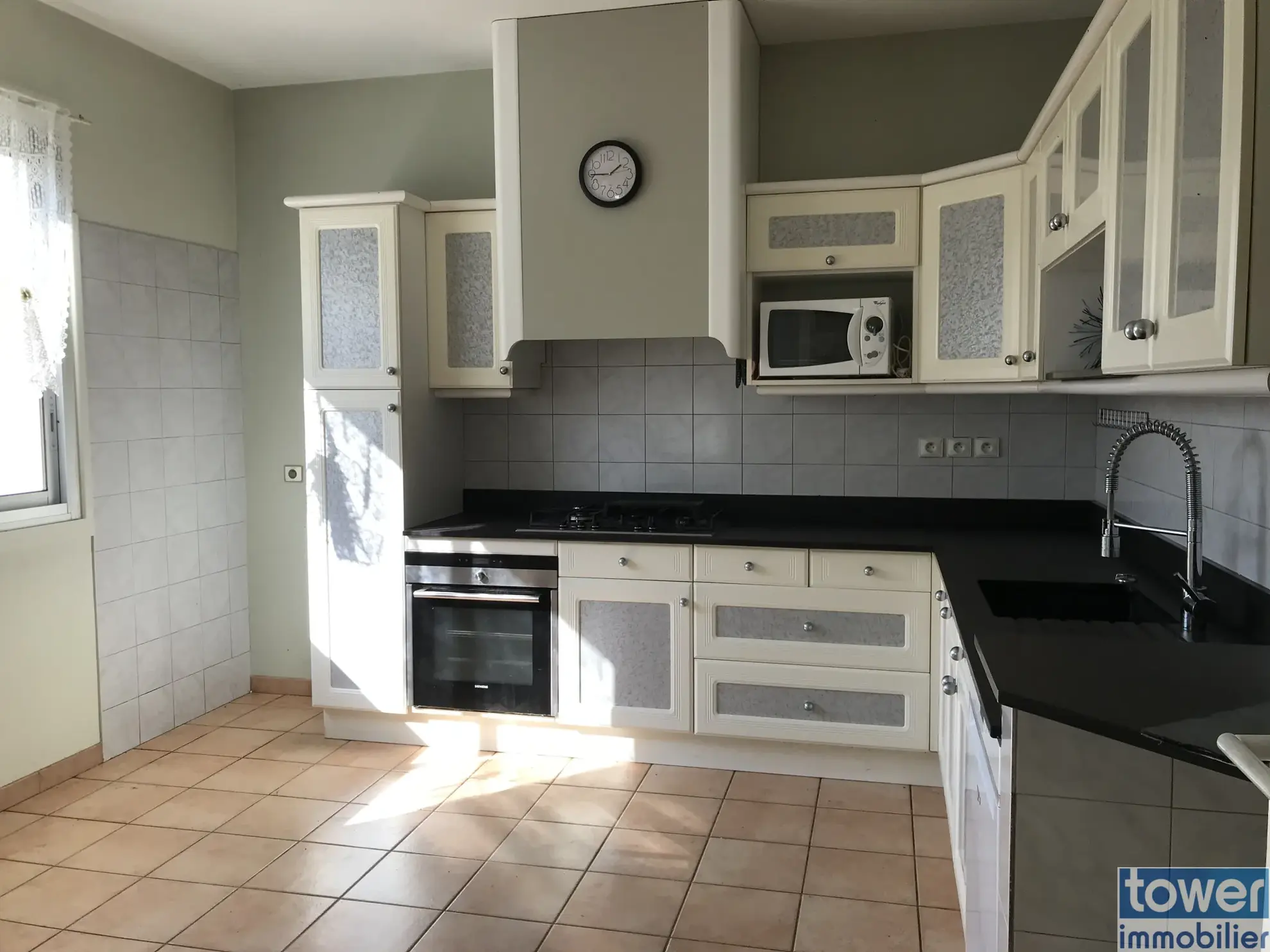 Pavillon traditionnel de 125m² avec sous-sol de 158m² à Agen 