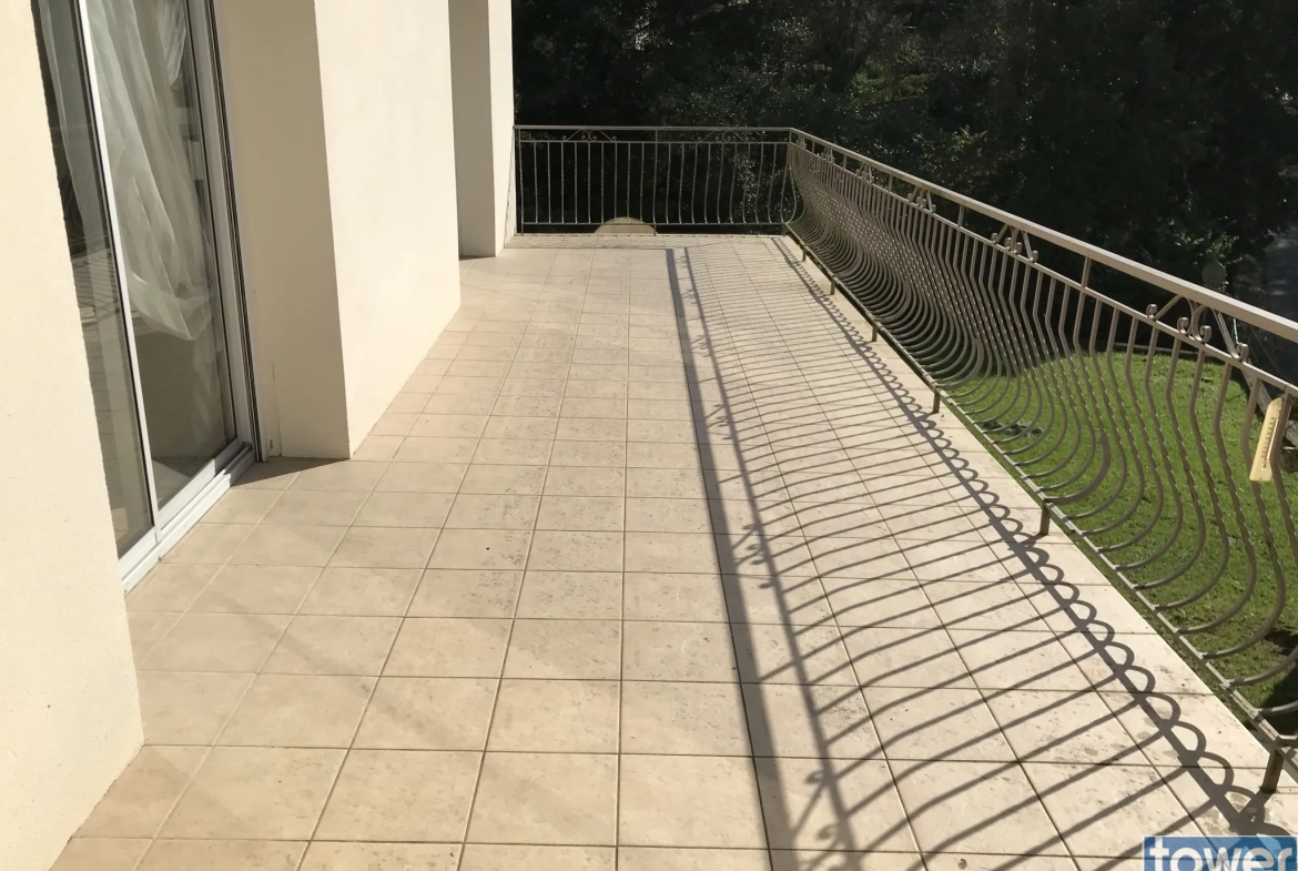 Pavillon traditionnel de 125m² avec sous-sol de 158m² à Agen 