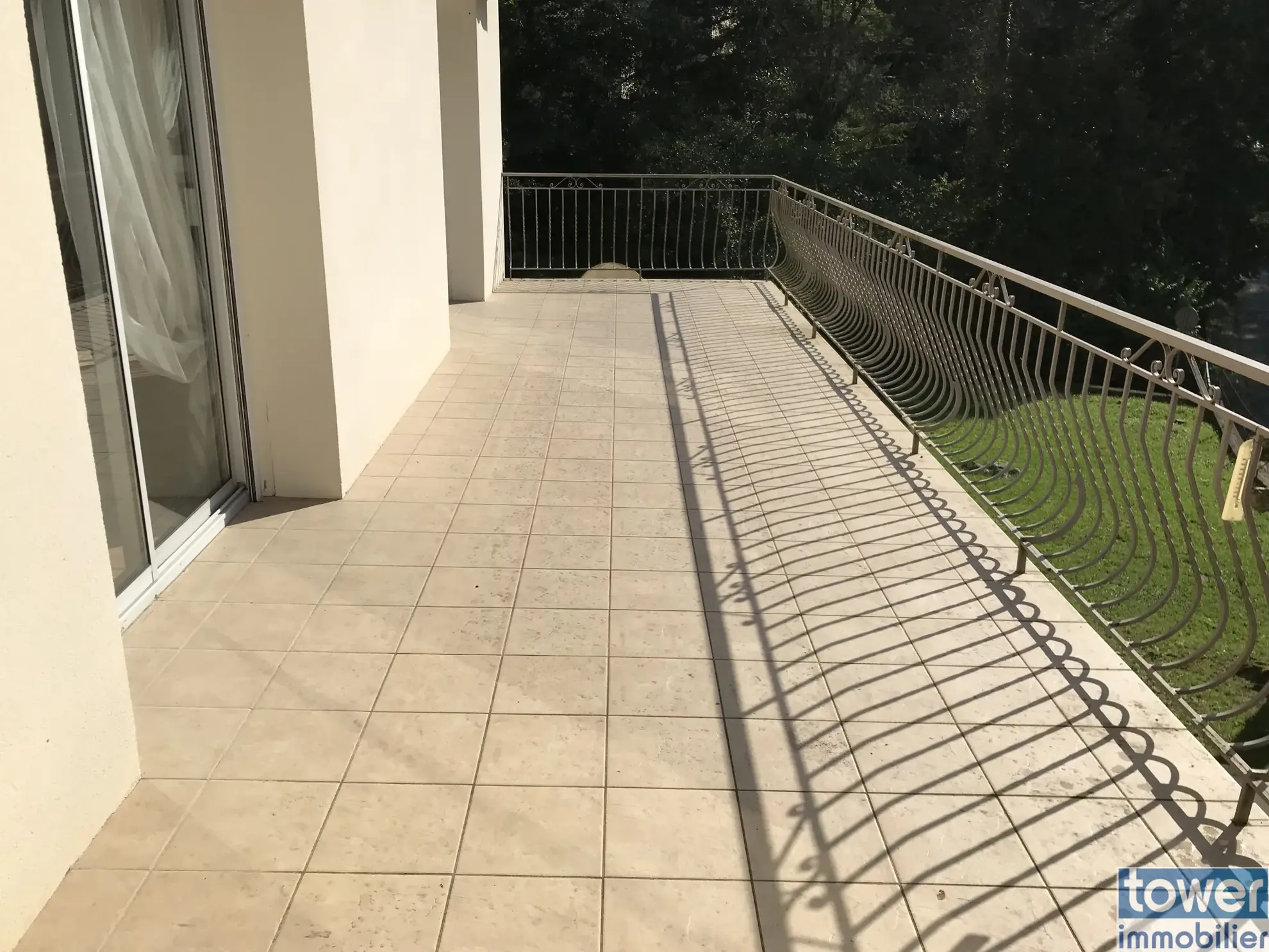 Pavillon traditionnel de 125m² avec sous-sol de 158m² à Agen 