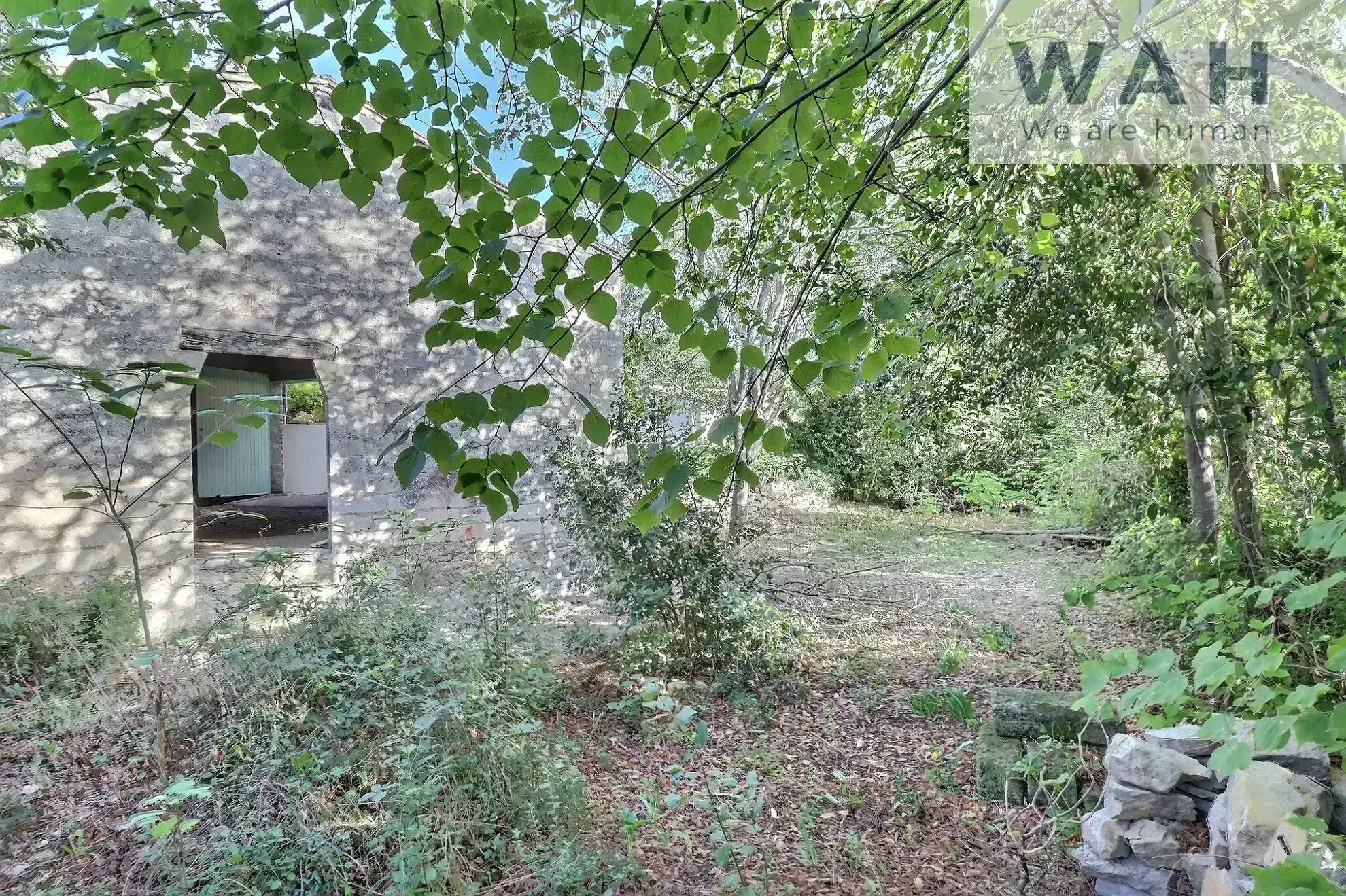 Remise en pierre viabilisée à Saint Bauzille de Montmel – Rénovation ou extension possible 
