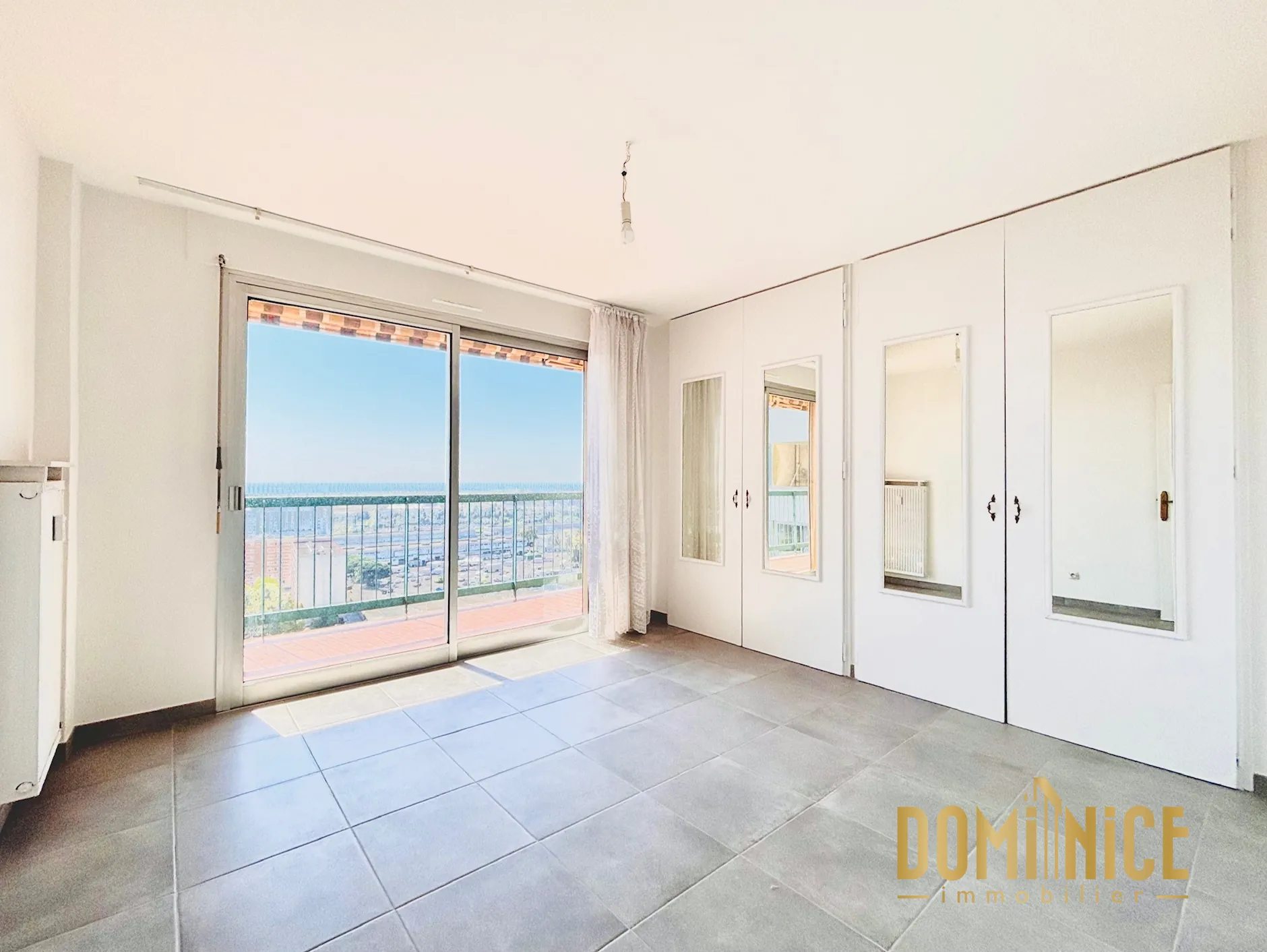 Appartement T4 avec vue panoramique à Nice Saint Augustin, récent et sécurisé 