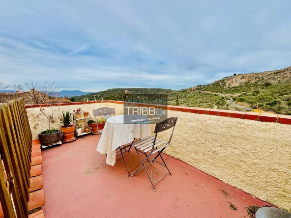 Charmante maison de village avec terrasse à Castelnou, près du charme médiéval