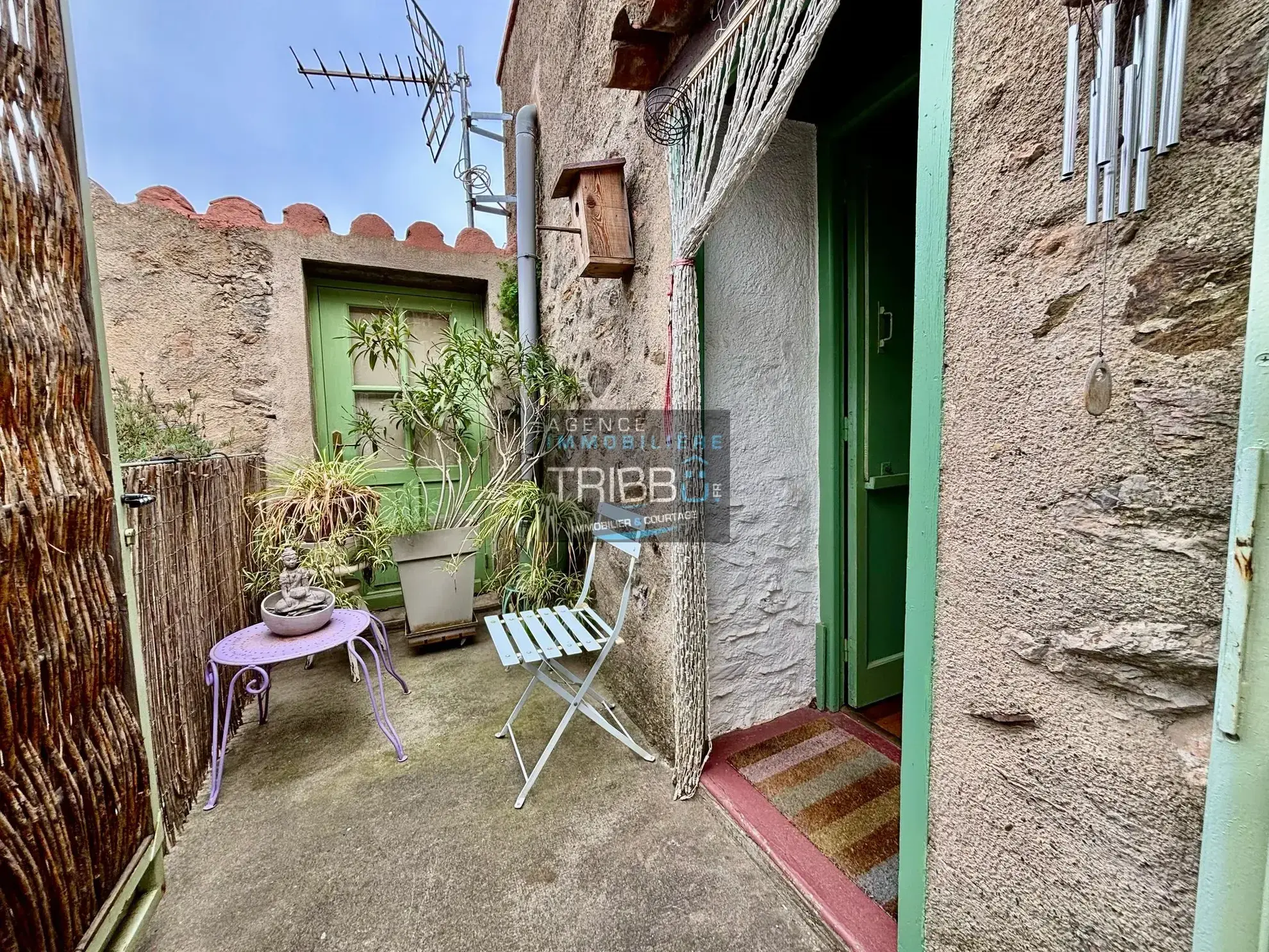 Charmante maison de village avec terrasse à Castelnou, près du charme médiéval 