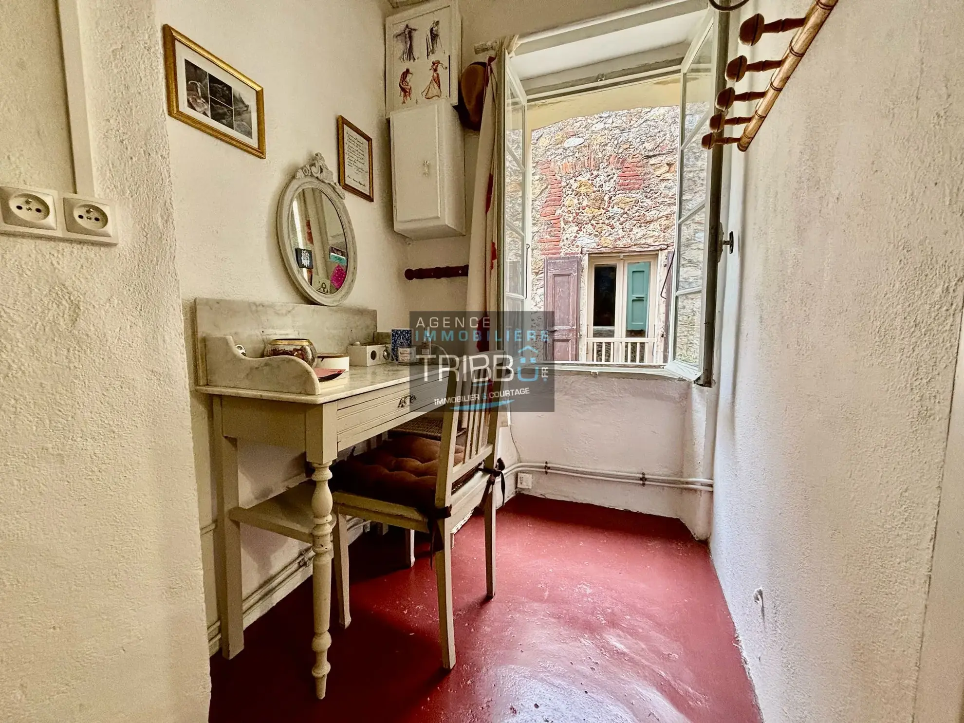Charmante maison de village avec terrasse à Castelnou, près du charme médiéval 