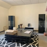 Immeuble à Vierzon avec 3 lots, garage, potentiel d'aménagement