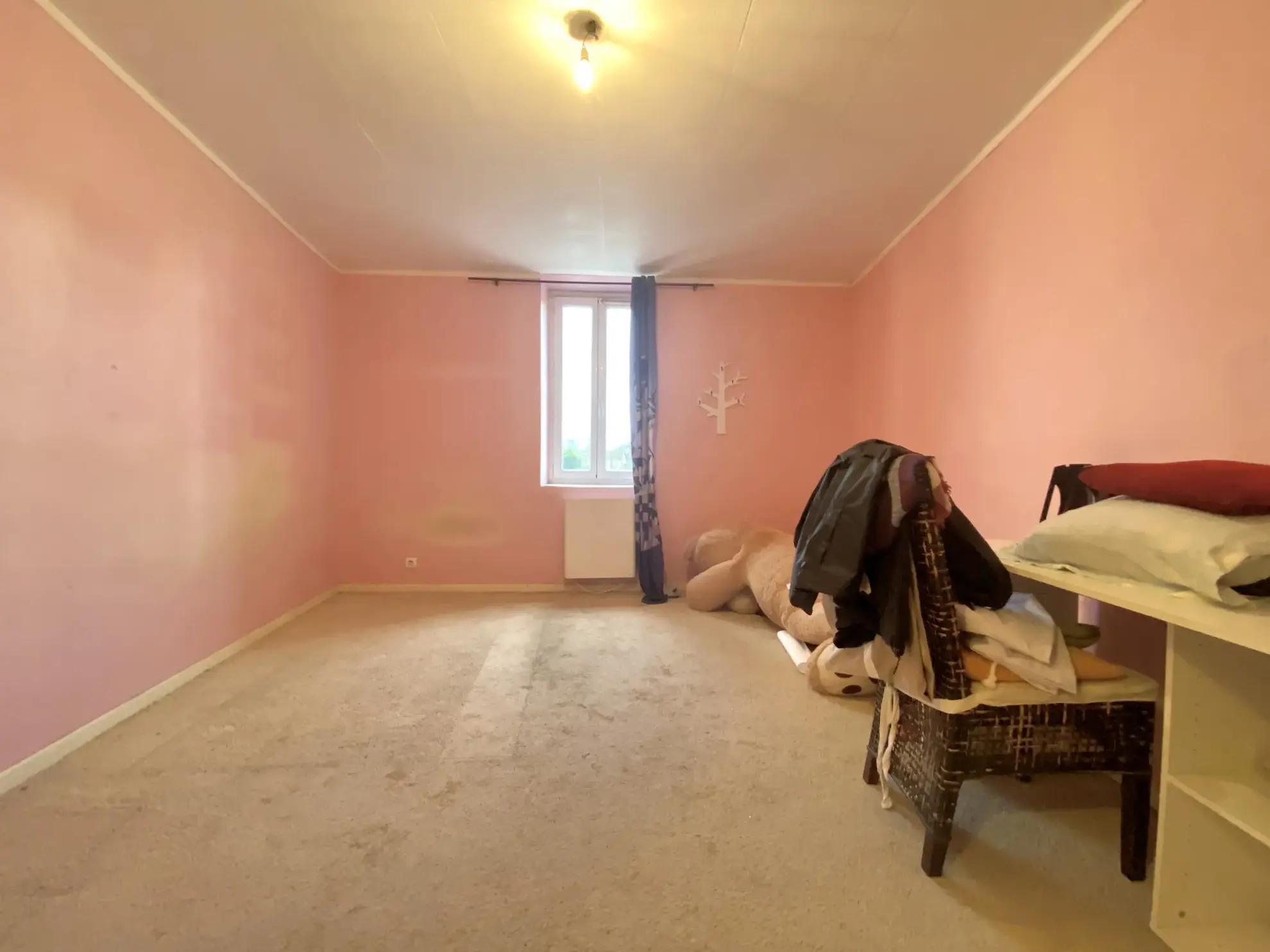 Immeuble à Vierzon avec 3 lots, garage, potentiel d'aménagement 