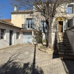 Charmante maison de village avec terrasse et dépendances à Sérignan-Du-Comtat