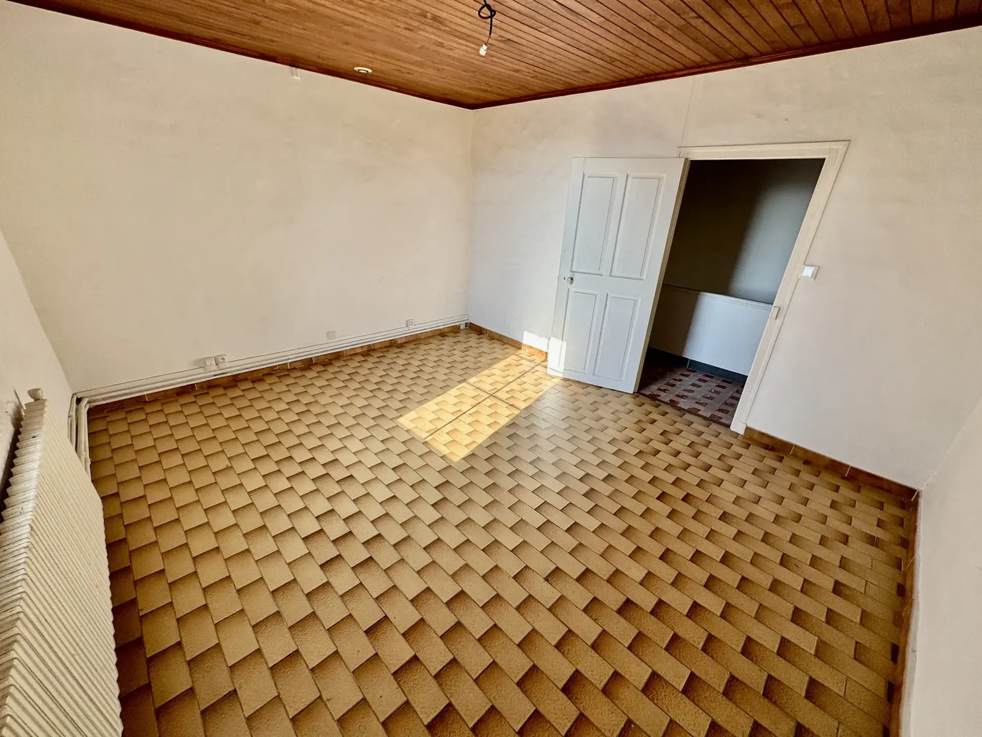 Charmante maison de village avec terrasse et dépendances à Sérignan-Du-Comtat 