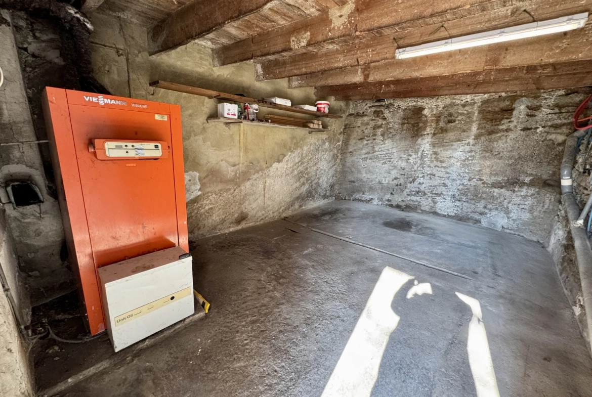 Charmante maison de village avec terrasse et dépendances à Sérignan-Du-Comtat 