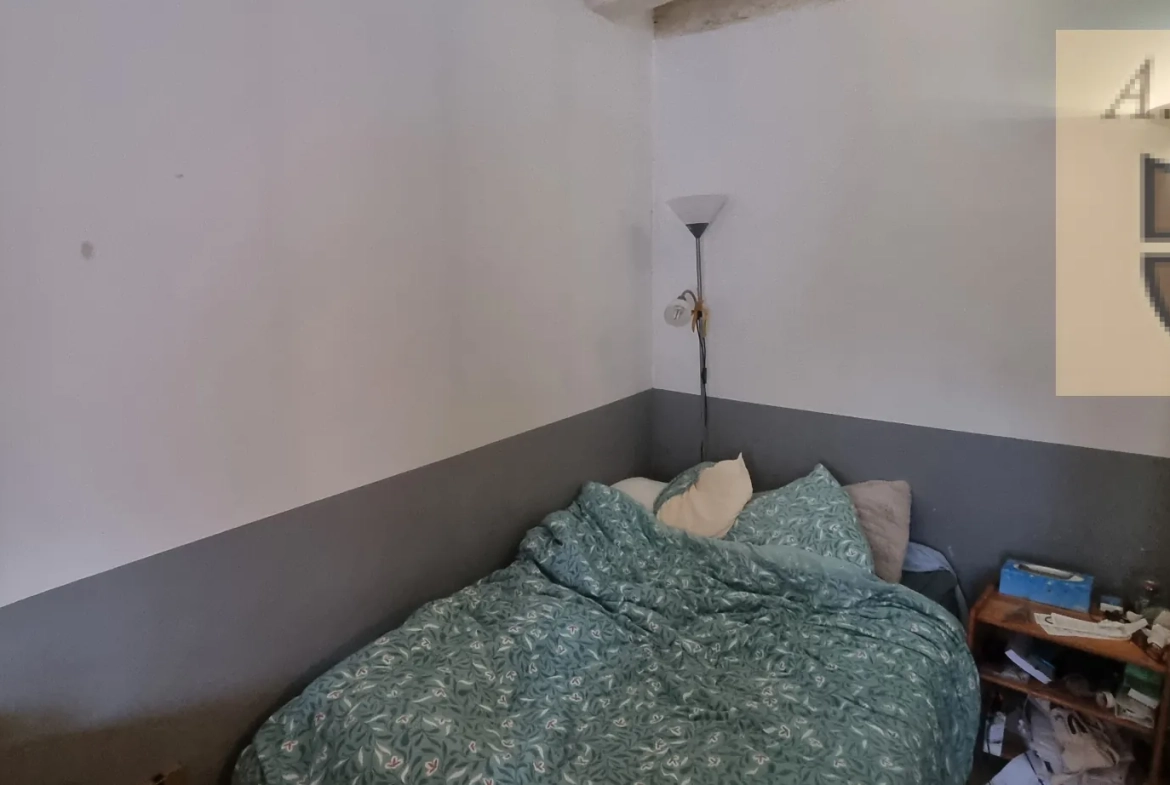 Immeuble à vendre à Vendôme avec trois studios loués, idéal investissement locatif 