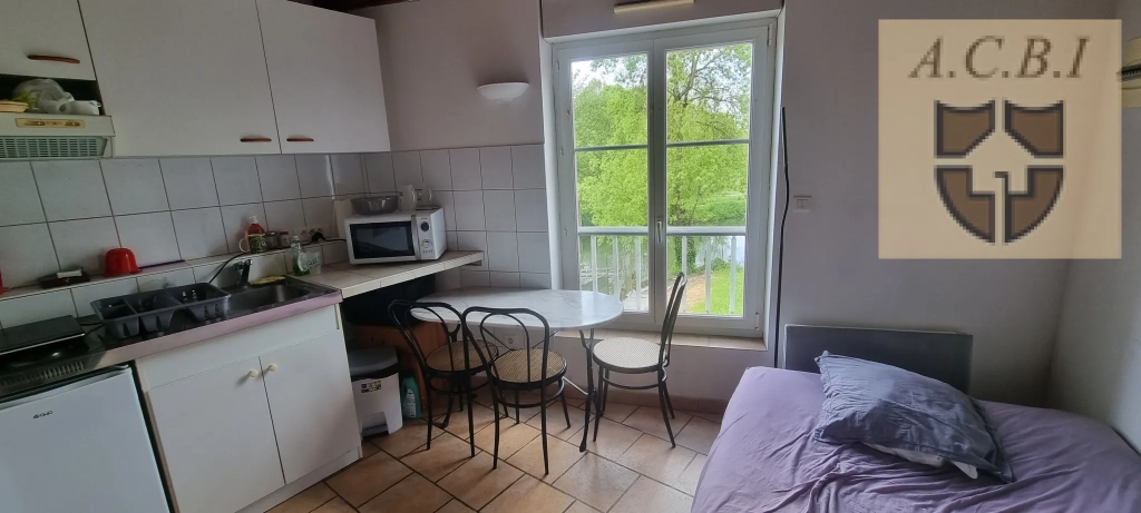 Immeuble à vendre à Vendôme avec trois studios loués, idéal investissement locatif