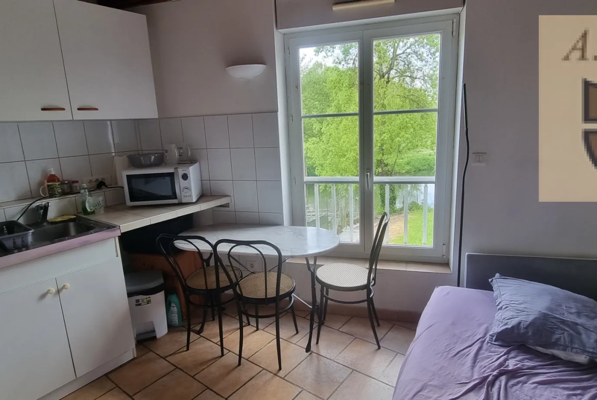 Immeuble à vendre à Vendôme avec trois studios loués, idéal investissement locatif 
