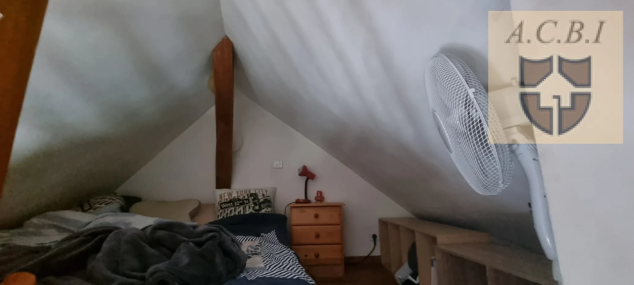 Immeuble à vendre à Vendôme avec trois studios loués, idéal investissement locatif 