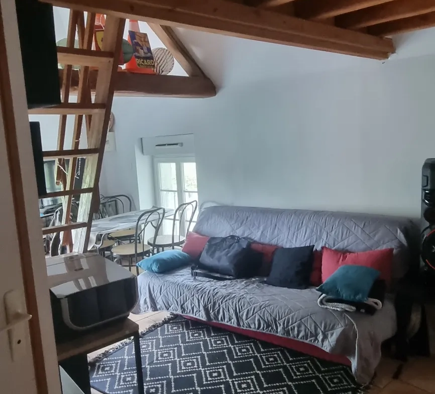 Immeuble à vendre à Vendôme avec trois studios loués, idéal investissement locatif 