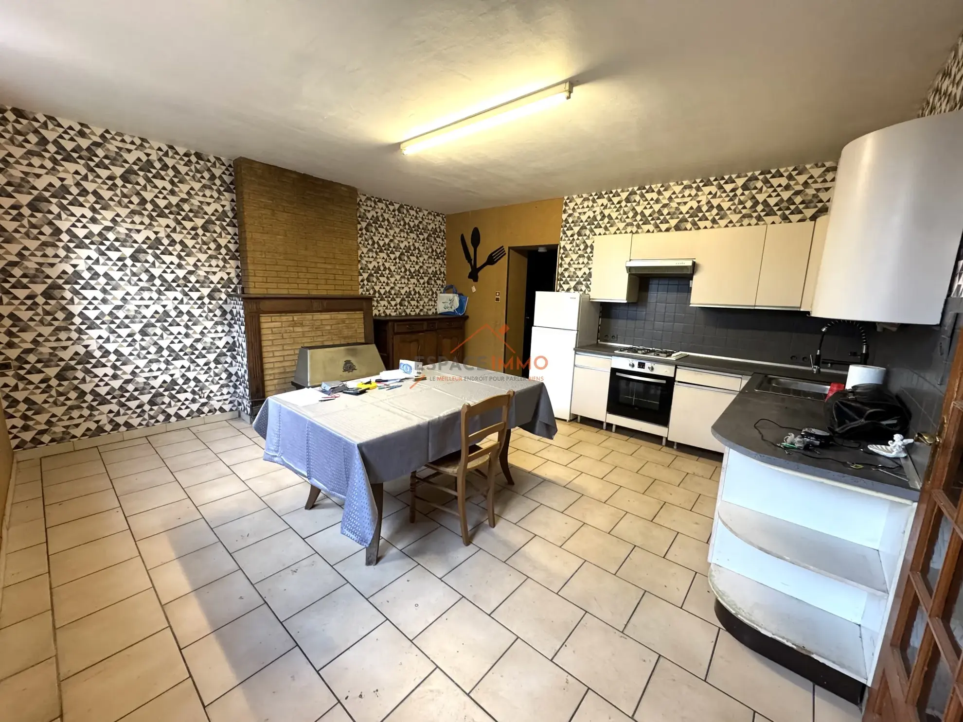 A Vendre Longère Traditionnelle à Wallers avec Grand Terrain et Garage - Charmant et Authentique 