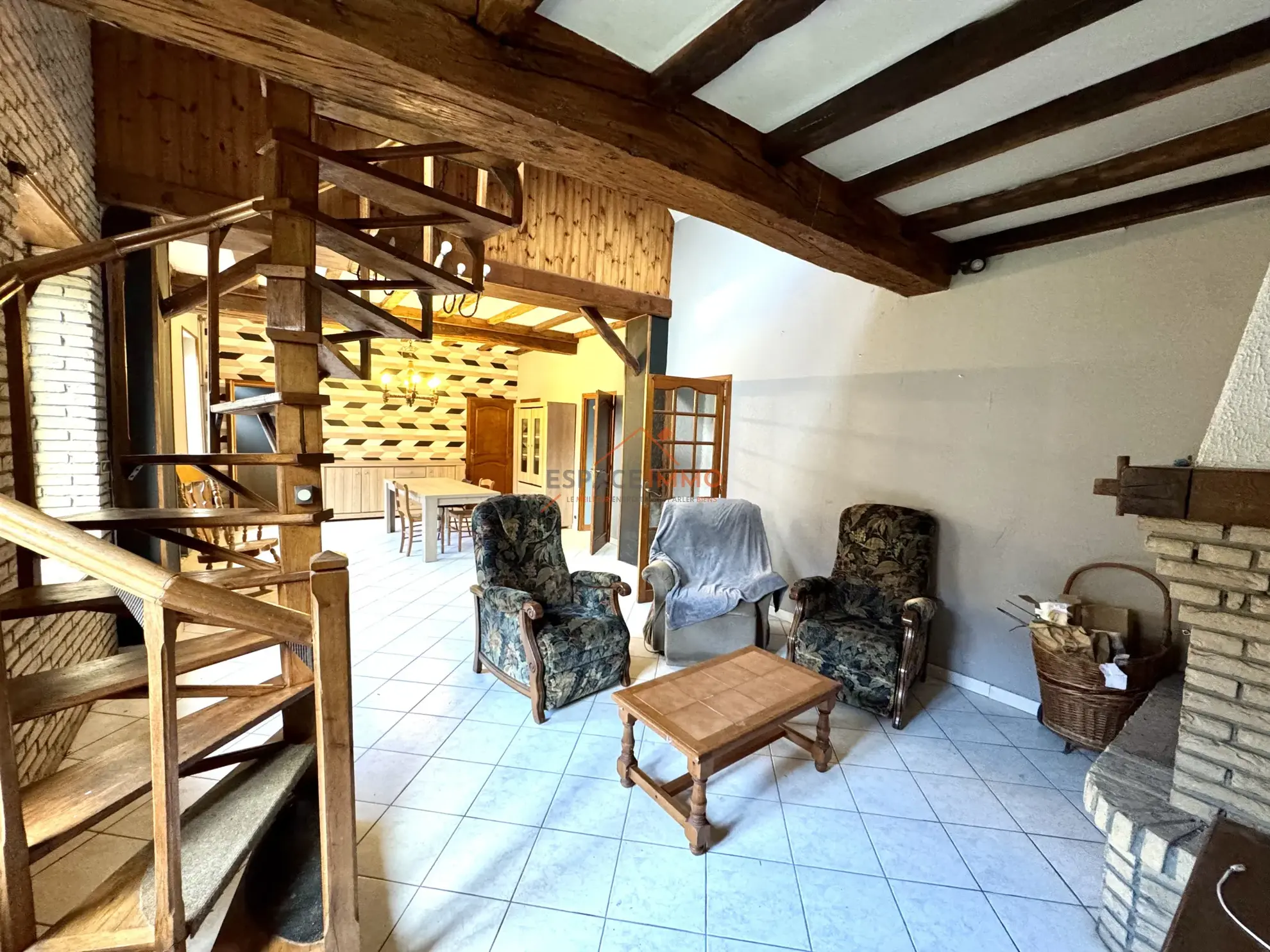 A Vendre Longère Traditionnelle à Wallers avec Grand Terrain et Garage - Charmant et Authentique 