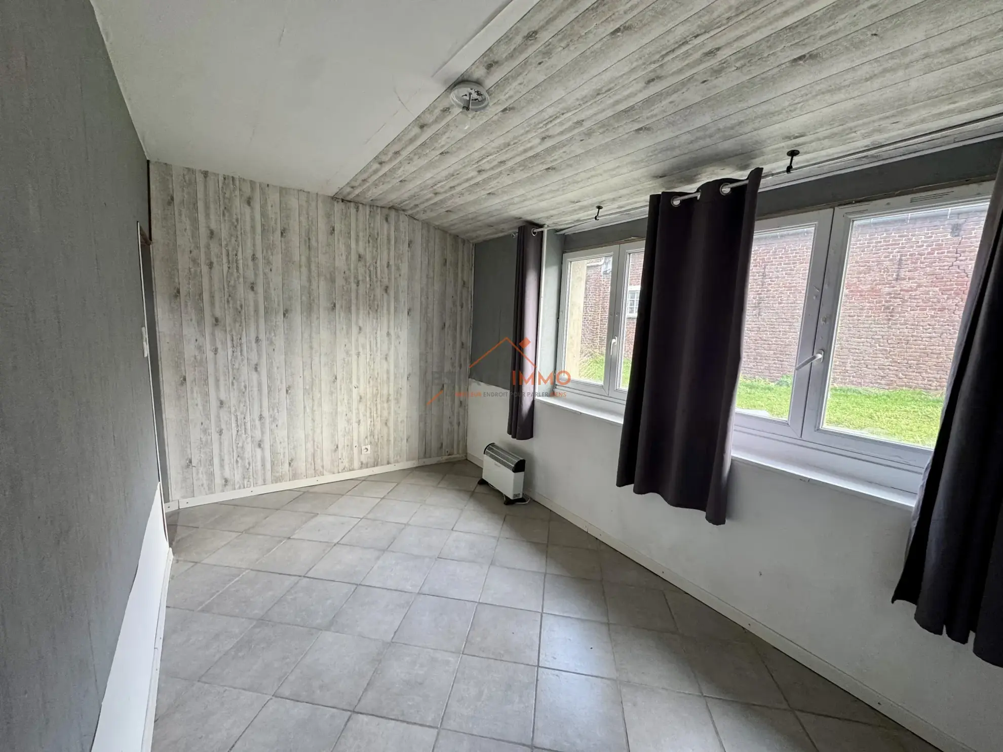 A Vendre Longère Traditionnelle à Wallers avec Grand Terrain et Garage - Charmant et Authentique 