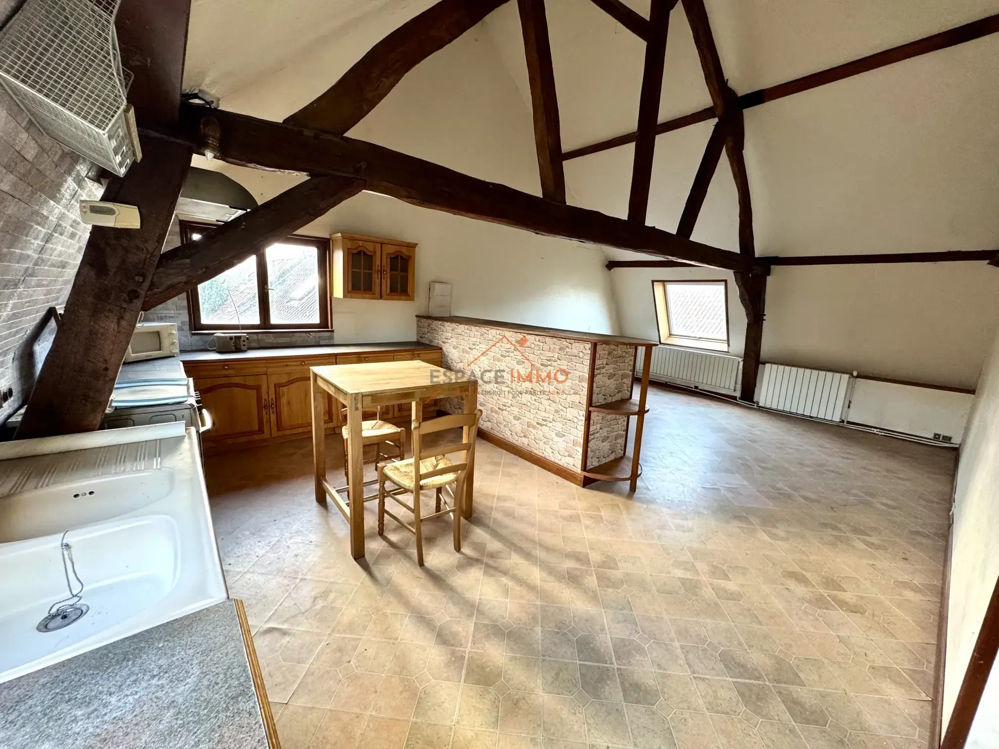 A Vendre Longère Traditionnelle à Wallers avec Grand Terrain et Garage - Charmant et Authentique 