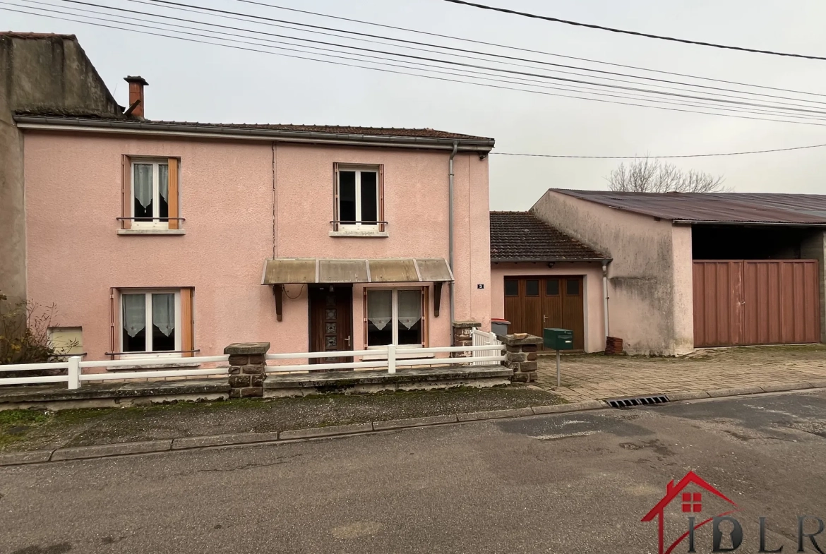Maison avec hangar de 55 m² à vendre à Larivière-Arnoncourt en Haute-Marne 