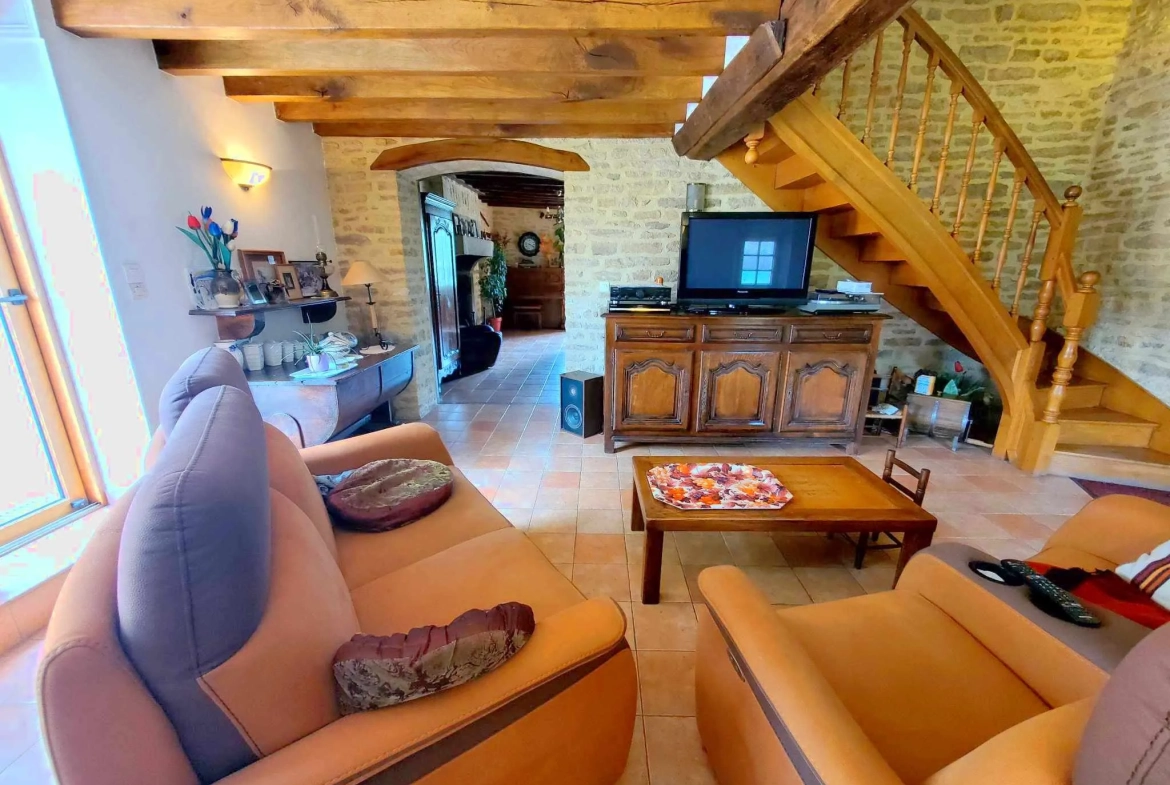 Longère de 166 m2 à vendre proche d'Alençon avec garage et terrasse 