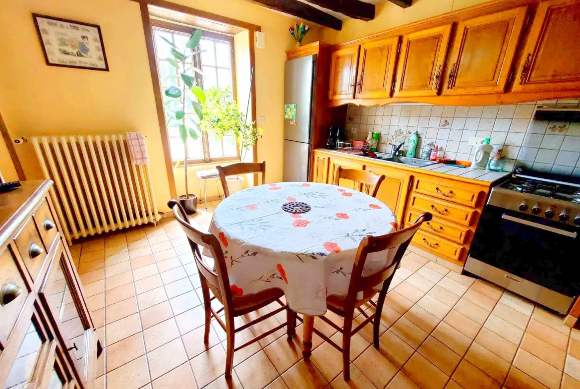 Longère de 166 m2 à vendre proche d'Alençon avec garage et terrasse 