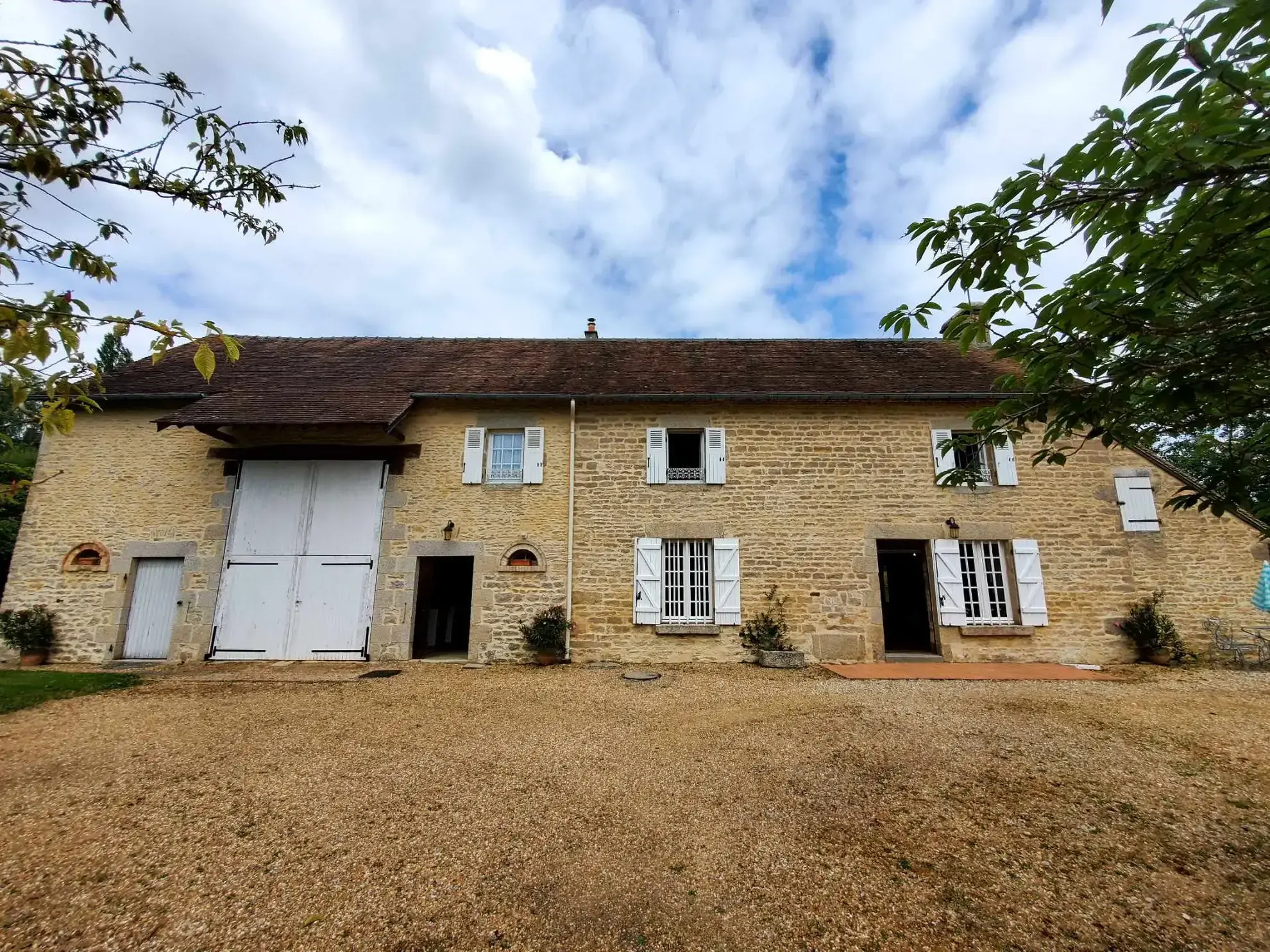 Longère de 166 m2 à vendre proche d'Alençon avec garage et terrasse 
