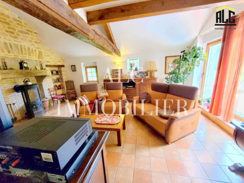Longère de 166 m2 à vendre proche d'Alençon avec garage et terrasse 