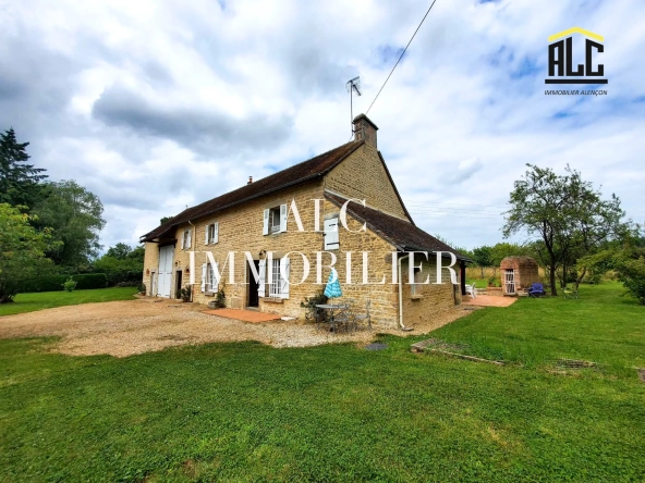 Longère de 166 m2 à vendre proche d'Alençon avec garage et terrasse