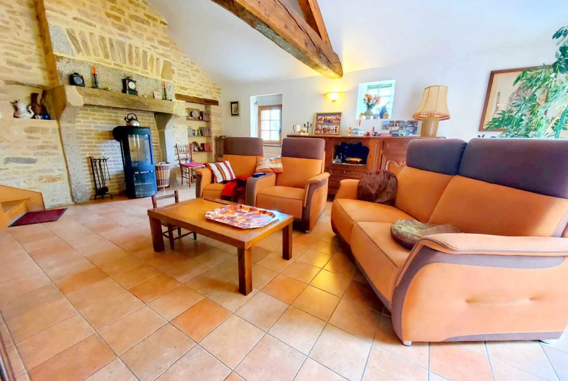 Longère de 166 m2 à vendre proche d'Alençon avec garage et terrasse 