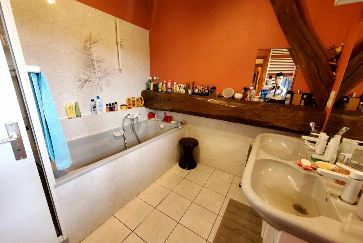 Longère de 166 m2 à vendre proche d'Alençon avec garage et terrasse 