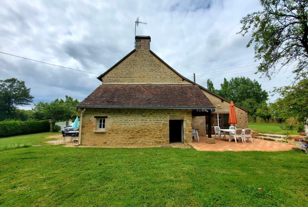 Longère de 166 m2 à vendre proche d'Alençon avec garage et terrasse 
