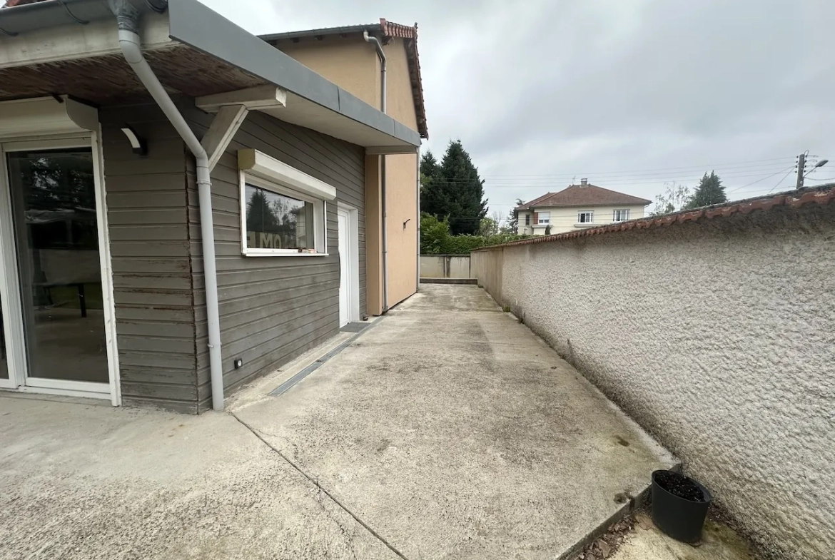 Maison 136 m² à Riorges avec terrasse et jardin clos, proche commodités 