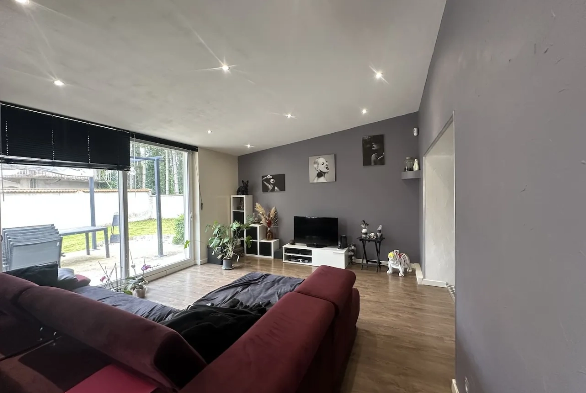 Maison 136 m² à Riorges avec terrasse et jardin clos, proche commodités 