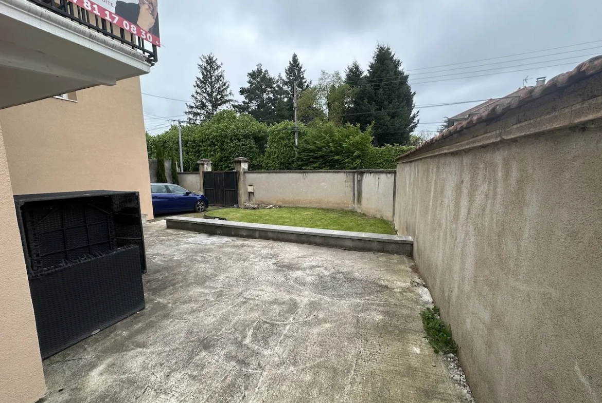 Maison 136 m² à Riorges avec terrasse et jardin clos, proche commodités 
