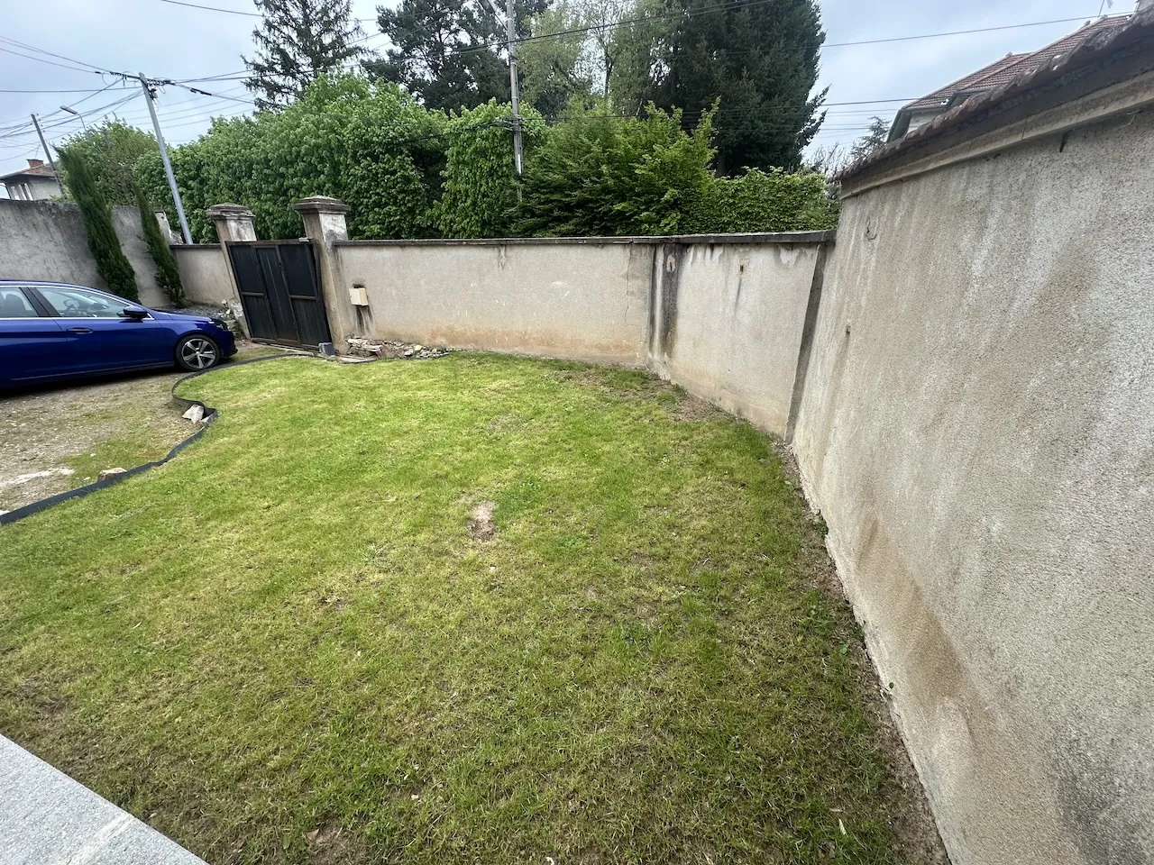 Maison 136 m² à Riorges avec terrasse et jardin clos, proche commodités 