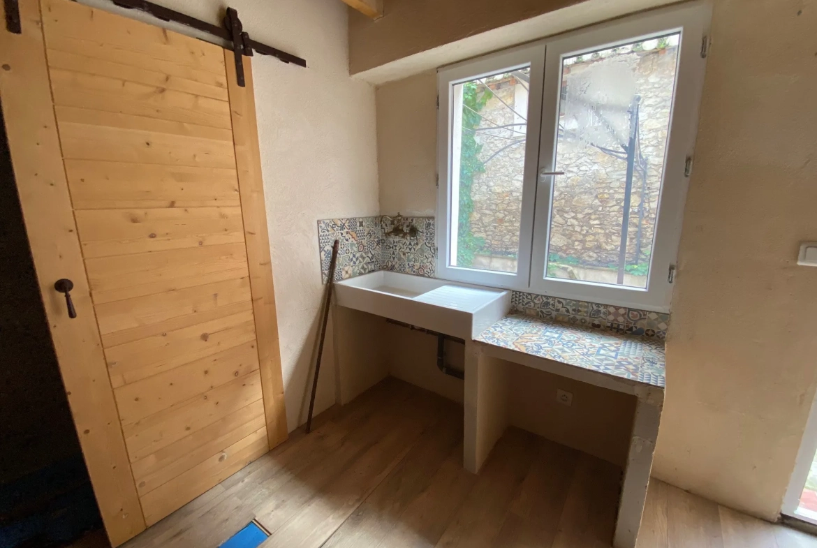 Appartement T2/T3 avec terrasse en plein centre de Nîmes 