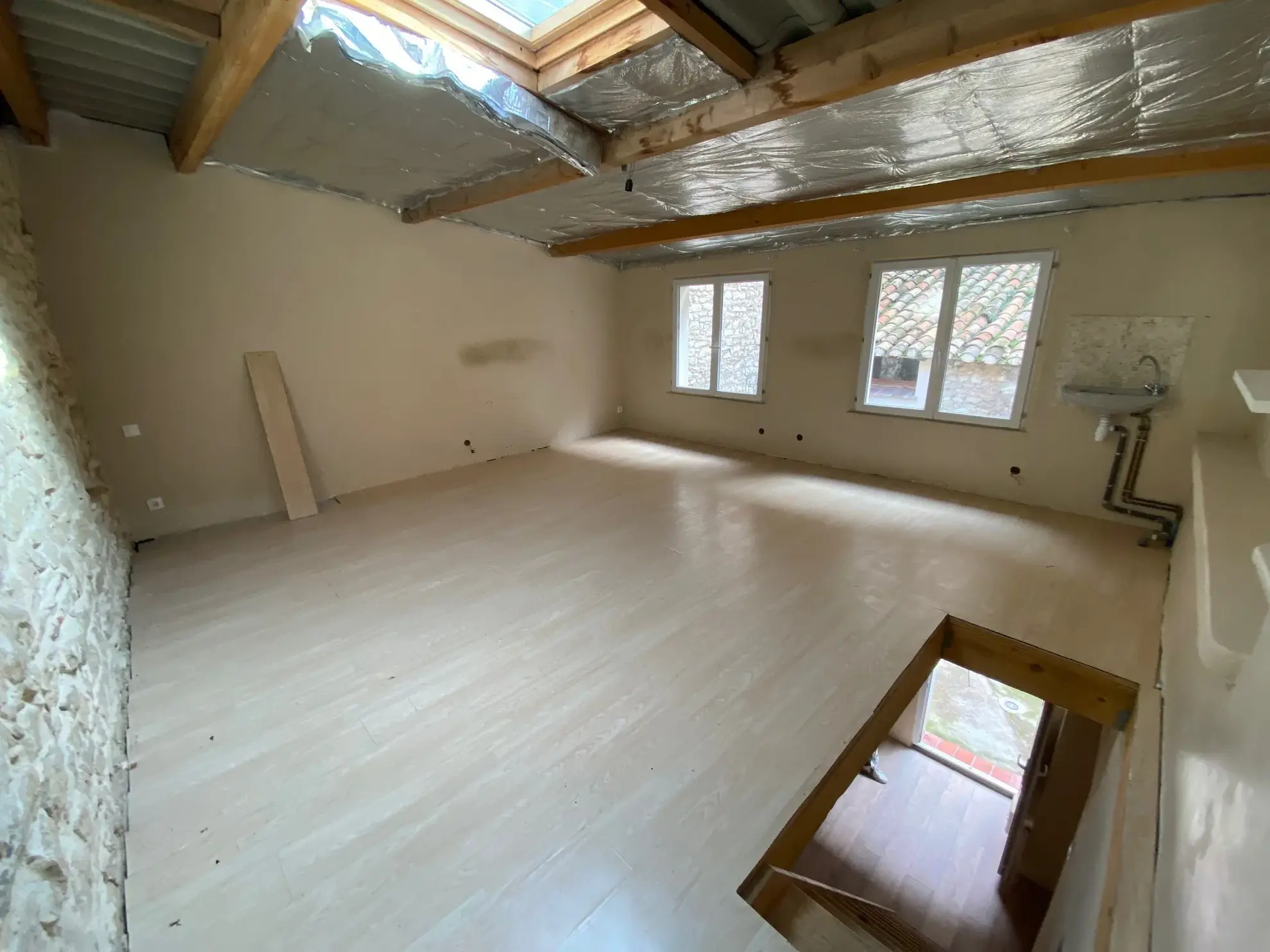 Appartement T2/T3 avec terrasse en plein centre de Nîmes 