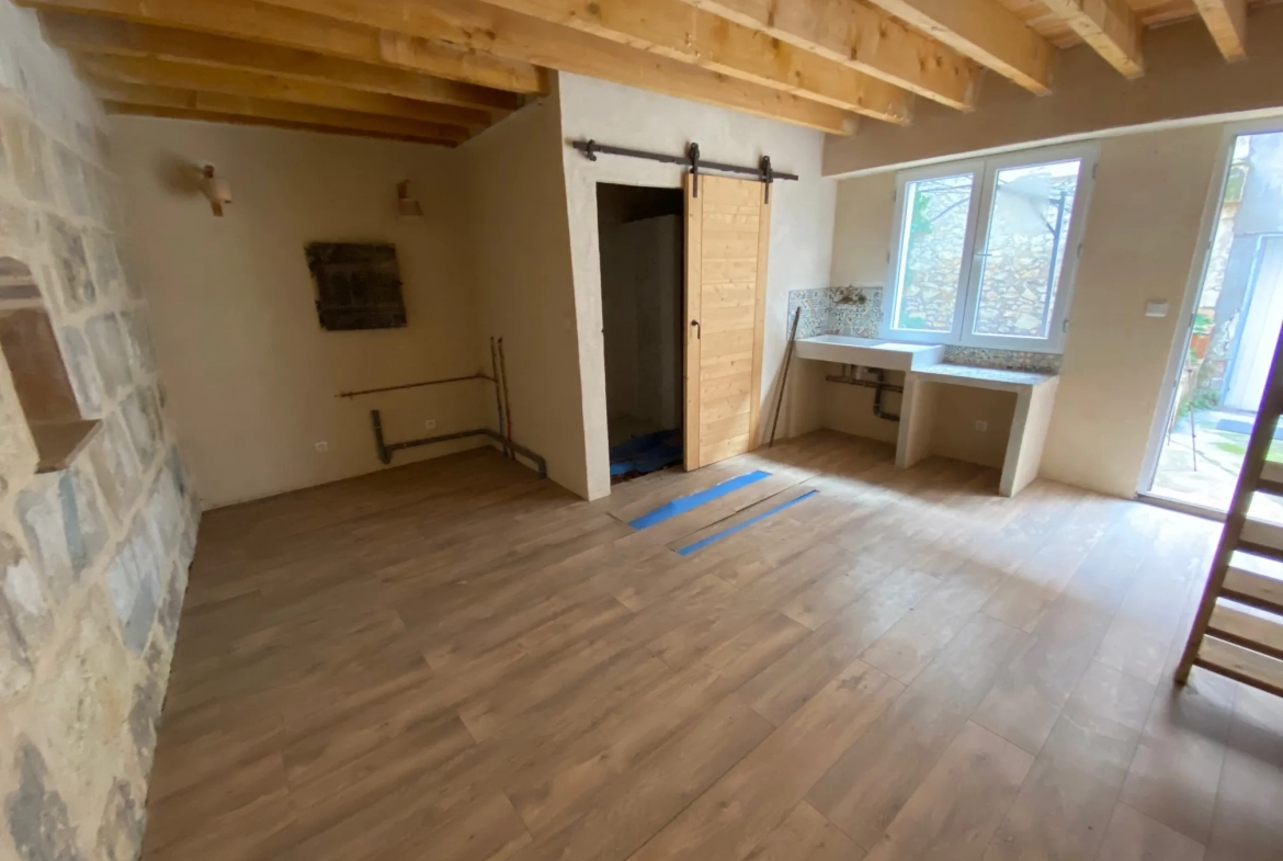 Appartement T2/T3 avec terrasse en plein centre de Nîmes 