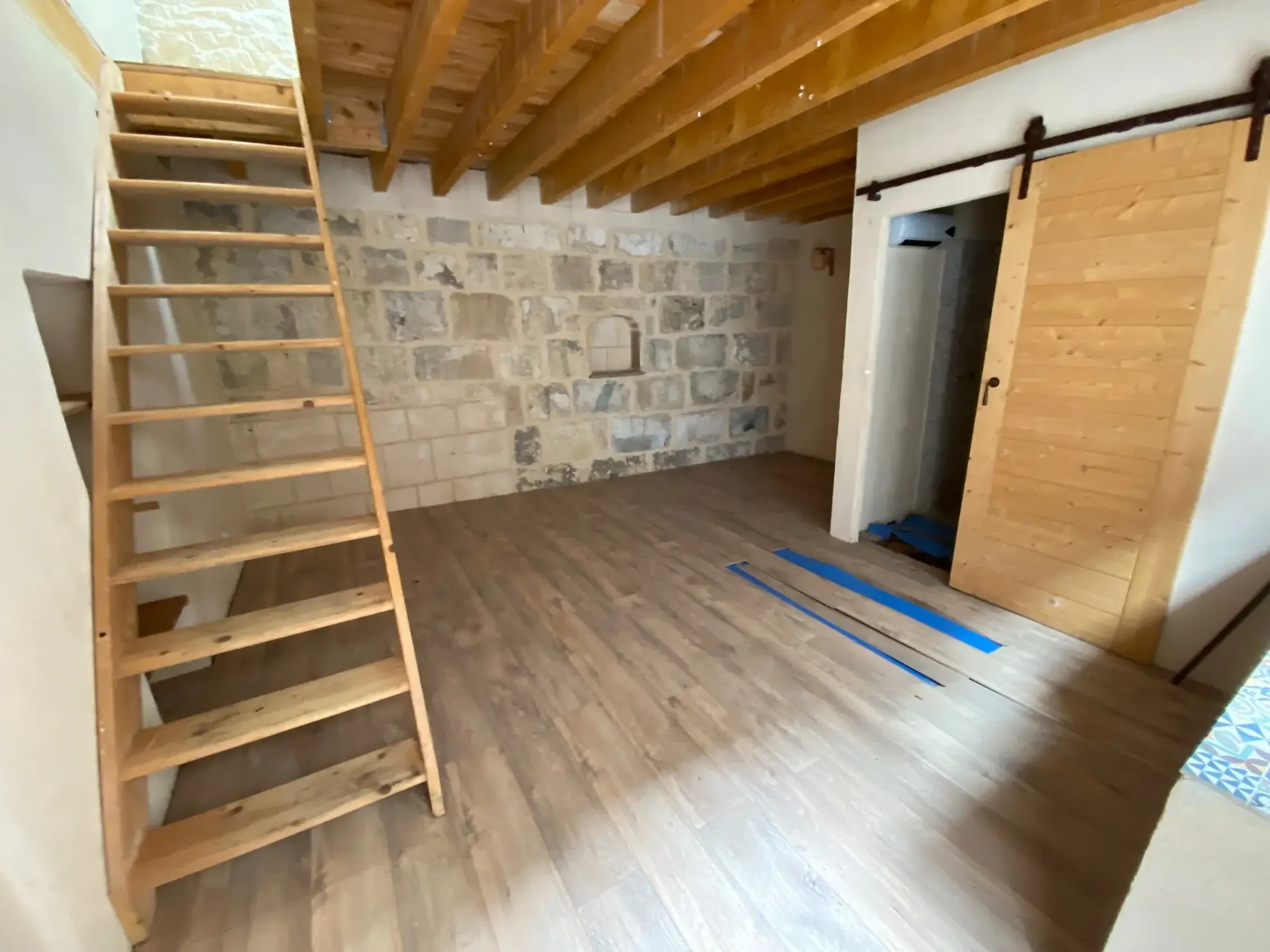 Appartement T2/T3 avec terrasse en plein centre de Nîmes 