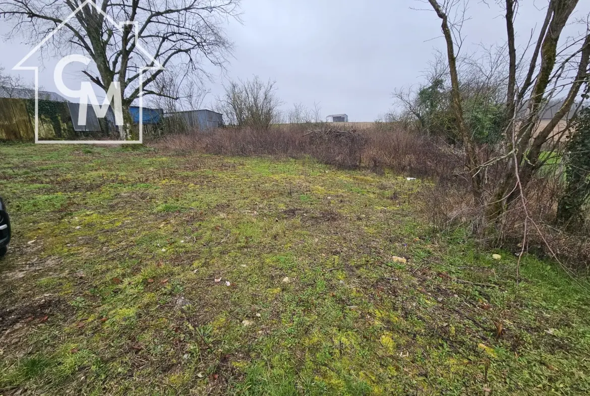 Terrain constructible de 602 m² à Paudy avec parcelle agricole attenante 