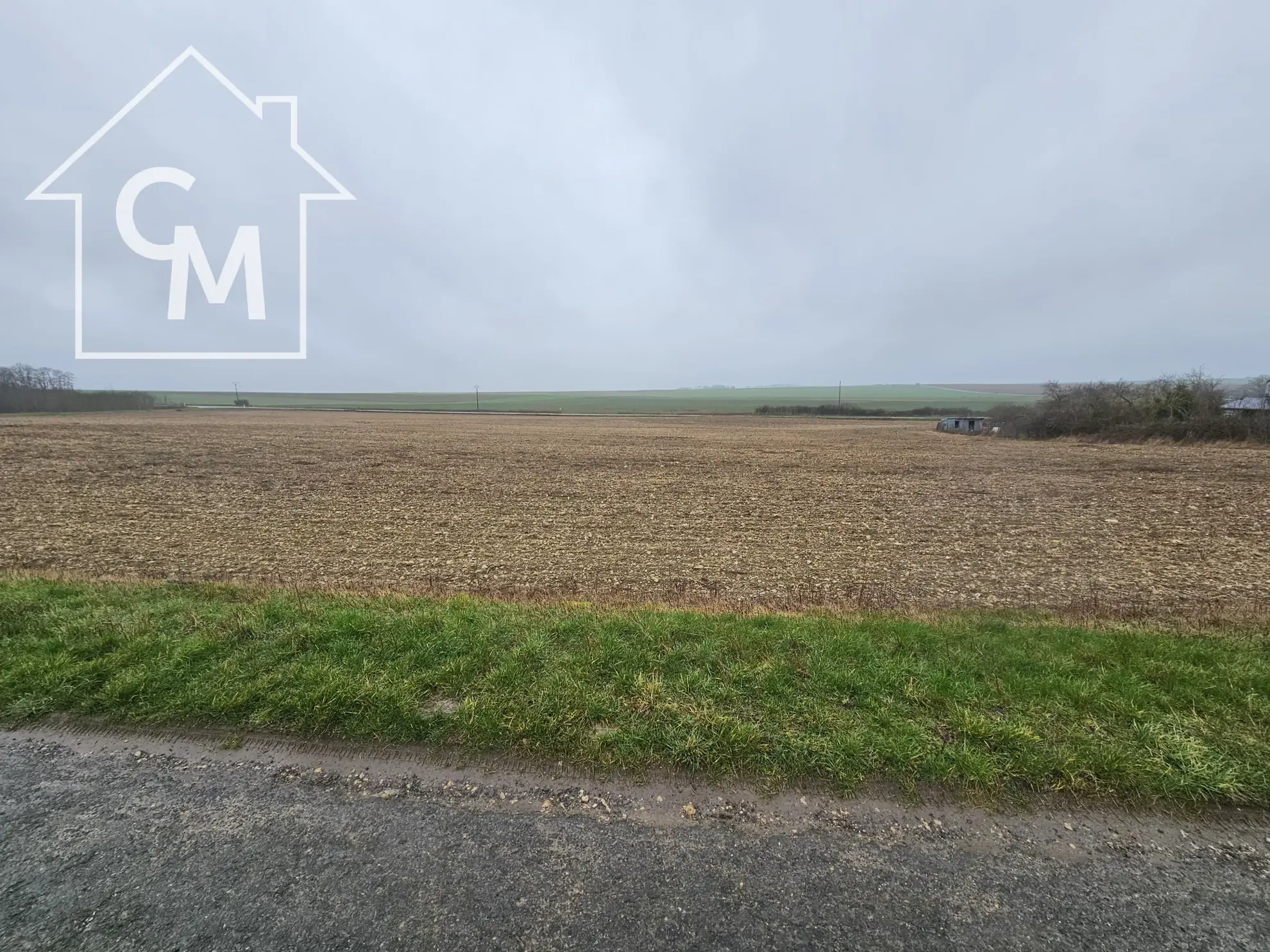 Terrain constructible de 602 m² à Paudy avec parcelle agricole attenante 