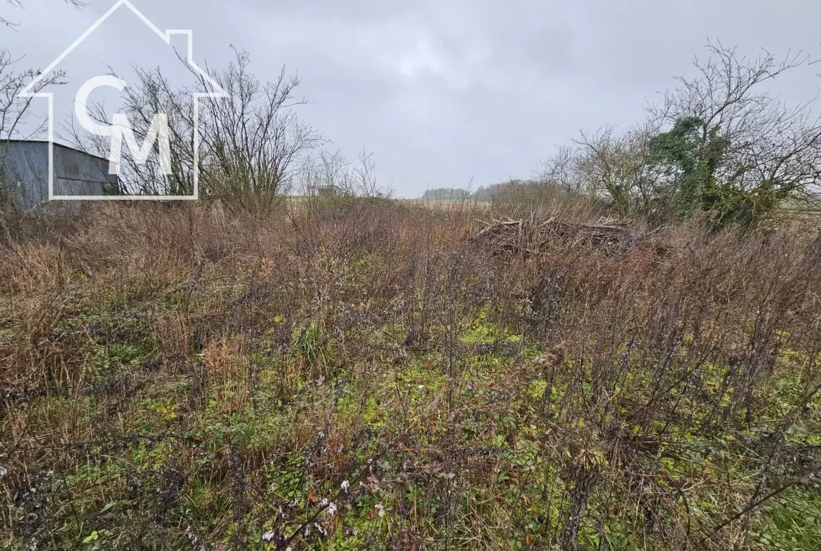 Terrain constructible de 602 m² à Paudy avec parcelle agricole attenante 