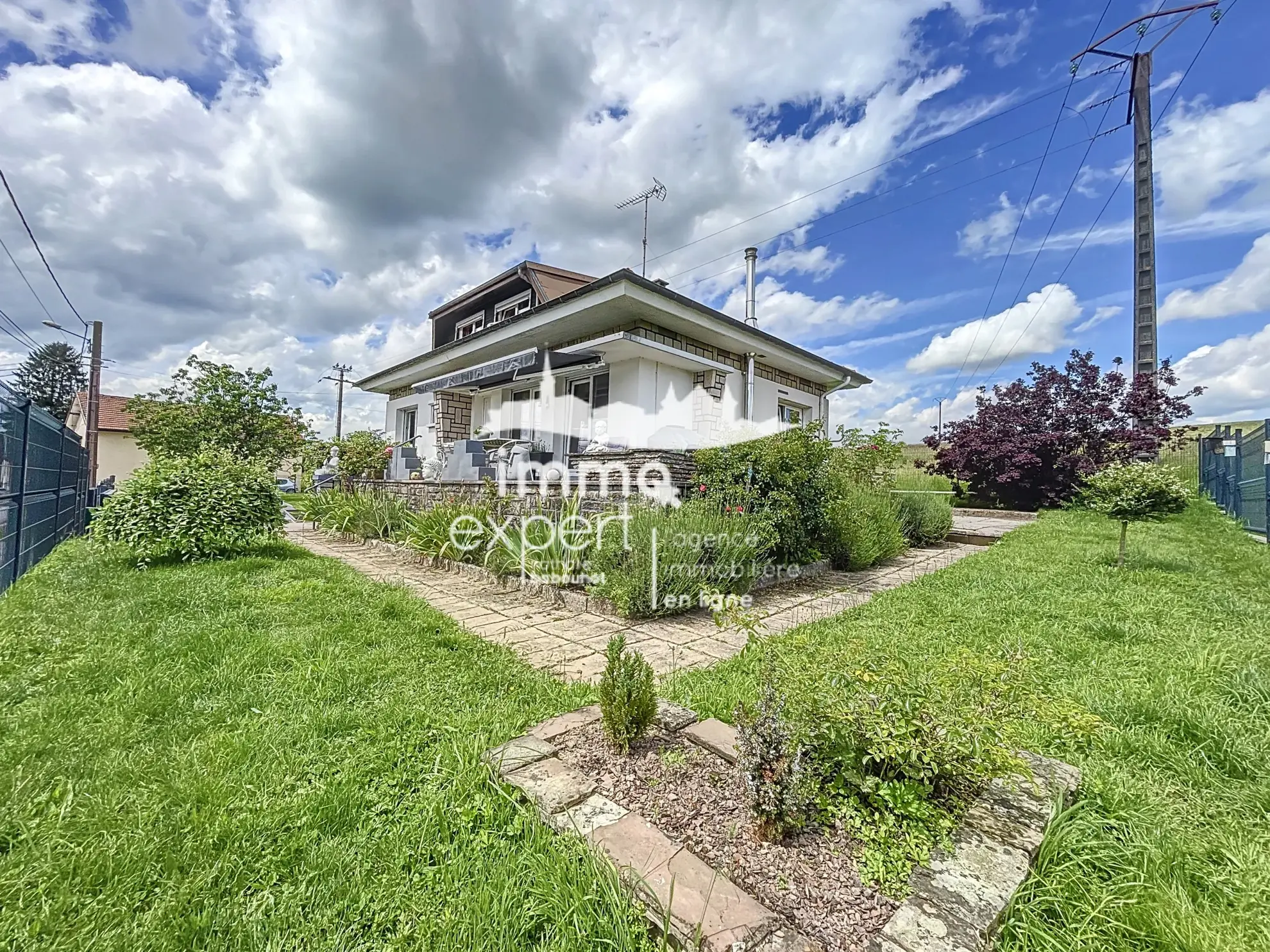 Maison indépendante avec sous-sol, garage et terrasse à proximité d'Épinal 