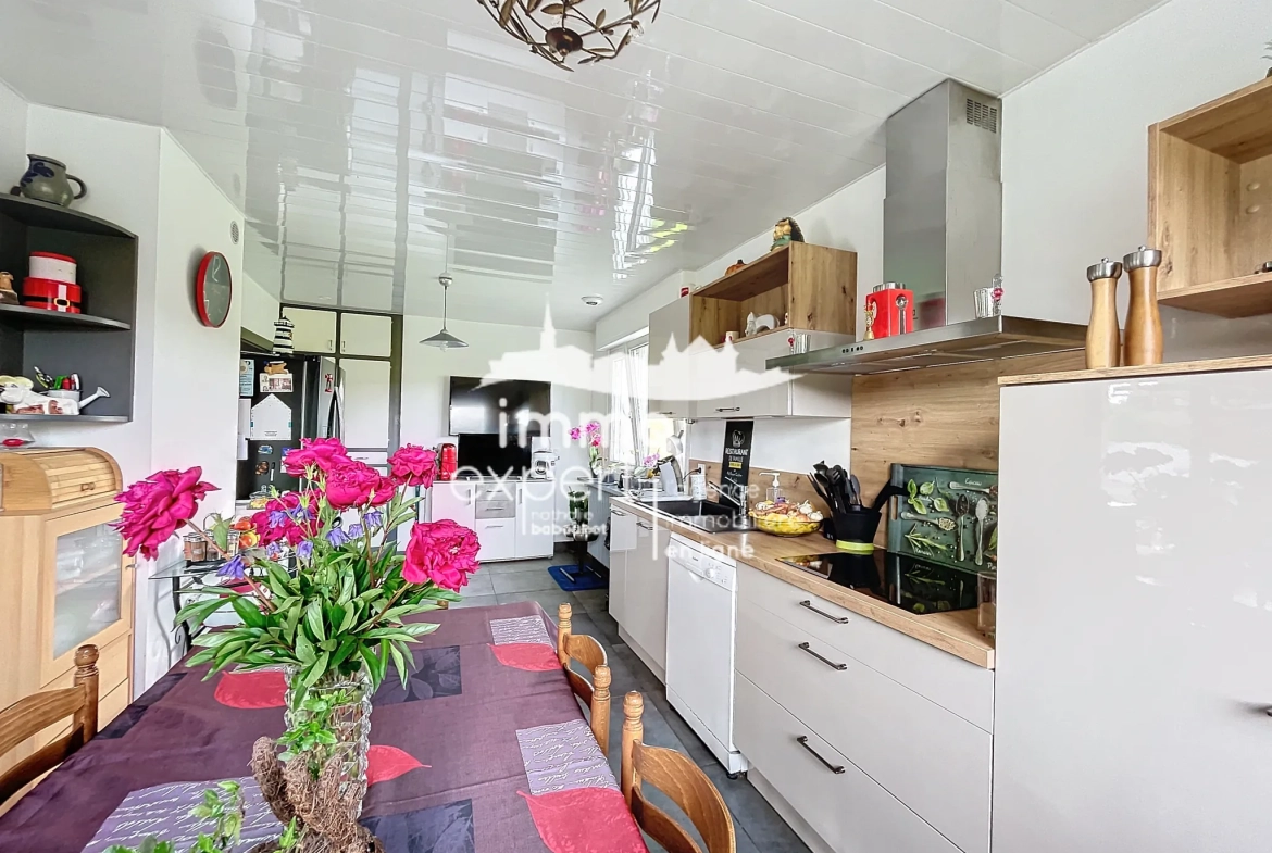 Maison indépendante avec sous-sol, garage et terrasse à proximité d'Épinal 