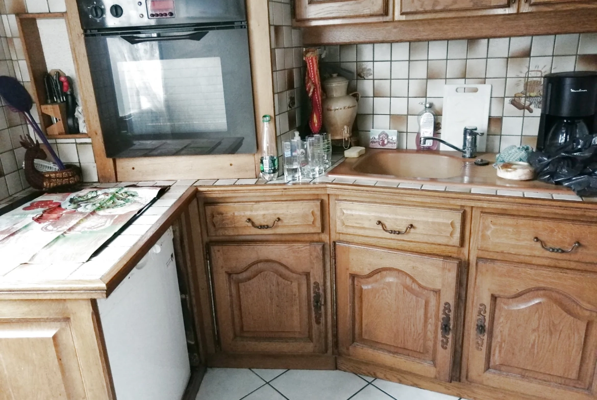 Maison à Nevers de 121 m² avec jardin, garage et 5 chambres - Centre-ville 