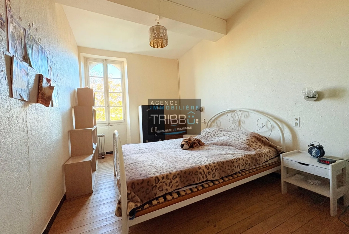 Maison de village à Villemolaque de 115 m² avec cour extérieure 