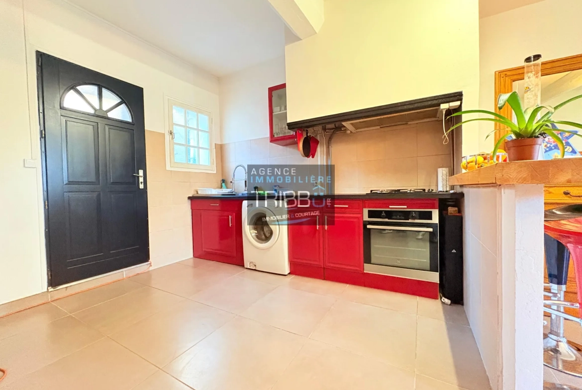 Maison de village à Villemolaque de 115 m² avec cour extérieure 