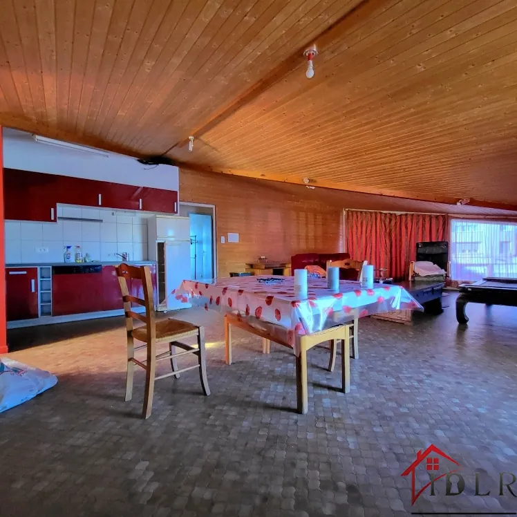 Appartement atypique de 3 pièces à Vesoul au centre-ville 
